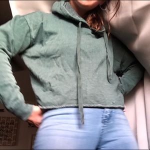 green cropped hoodie
